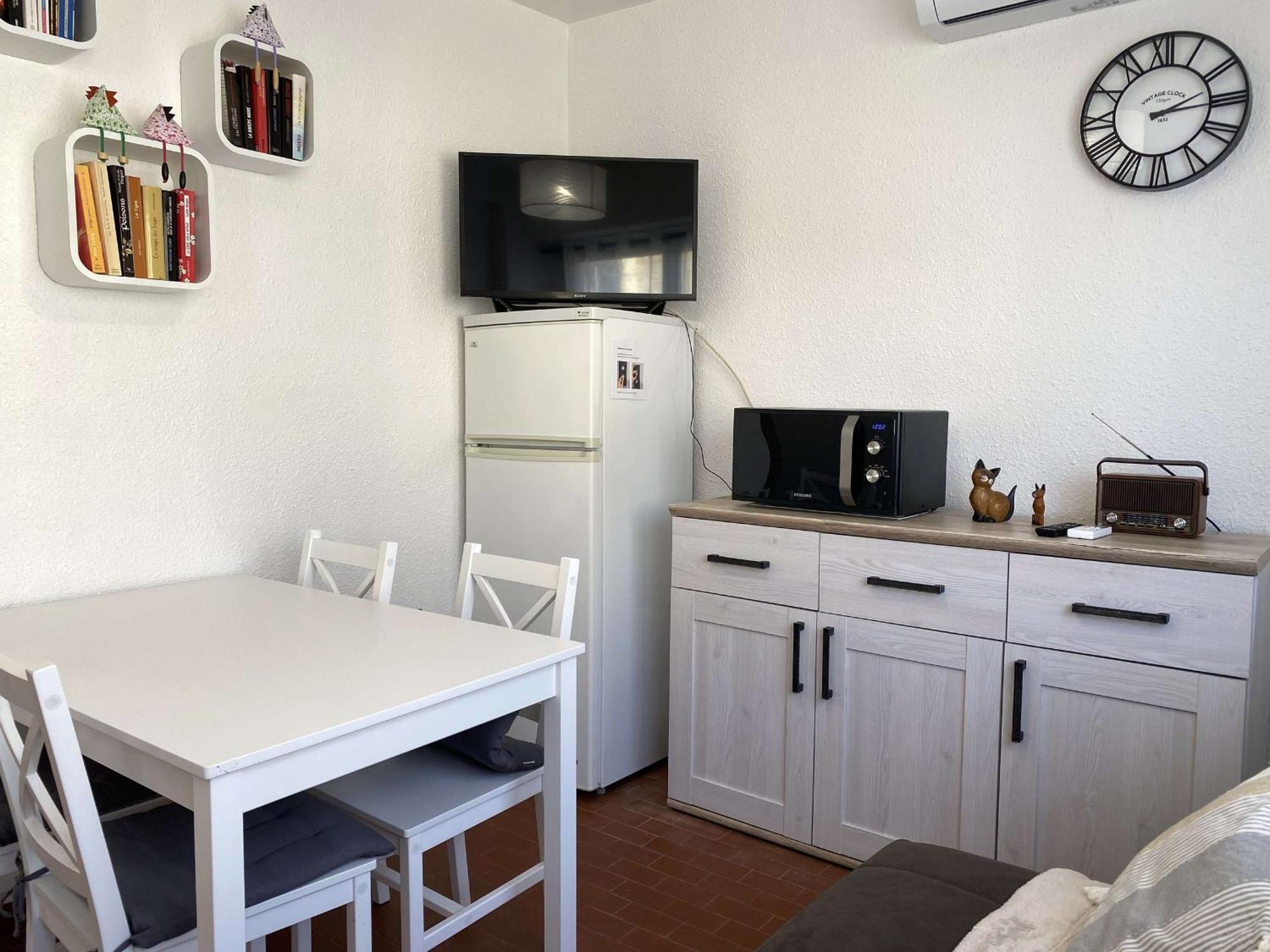 T2 Avec Wifi, Proche Thermes Et Commodites, Parking, Classe 2 Etoiles - Fr-1-553-235 Apartment